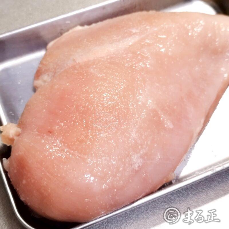 皮を剥いで水で軽く洗います