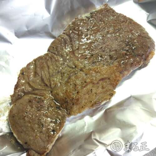 写真：焼きあがったステーキ肉